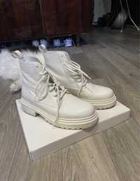 kachorovska ботинки черевики білі шкіряні martens grinders steel