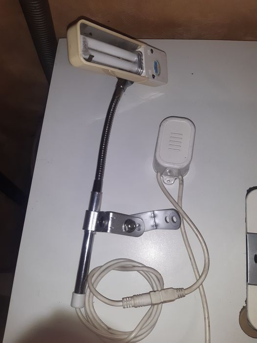 Светильник  для швейной машинки.