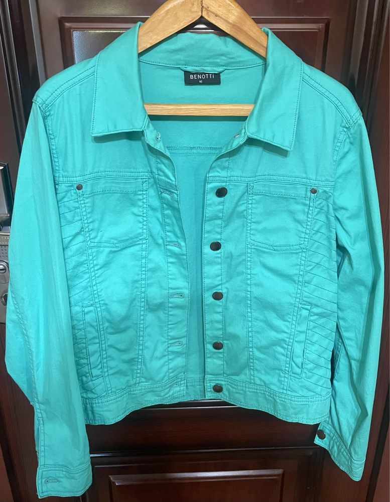 Куртка джинсовая бирюзового цвета, 48 размер