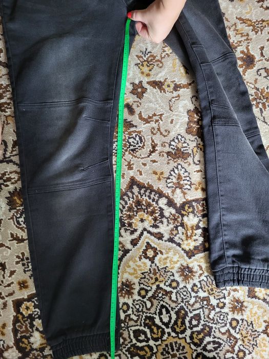 Чоловічі темні штани джогери