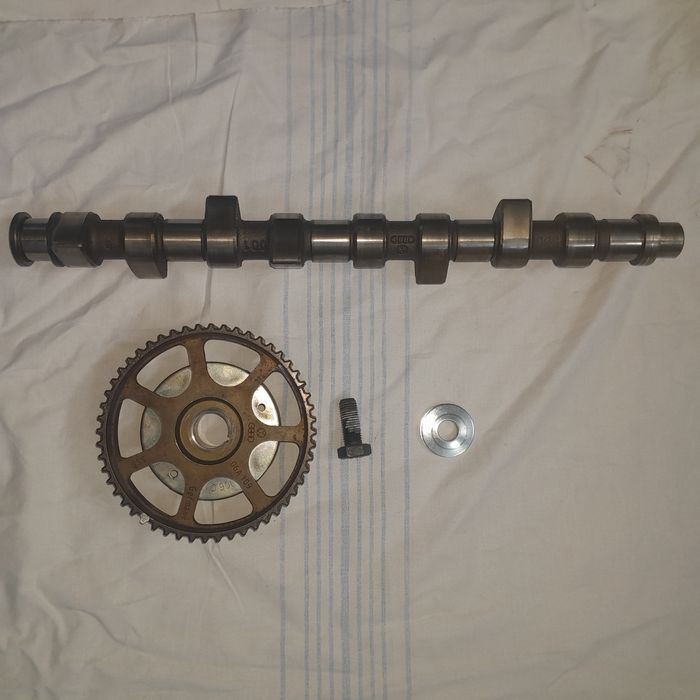 Разпредвал Golf 4 1.6 8v