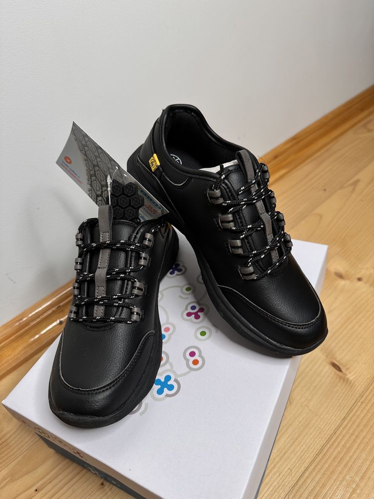 Кросівки oxypas 37р. оригінальні, чорні