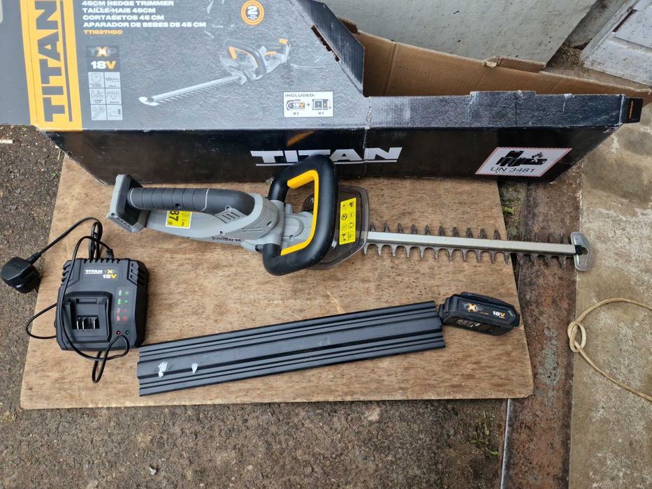 Аккумуляторний кусторез, кущоріз Titan 18V 450мм. (з Англії)