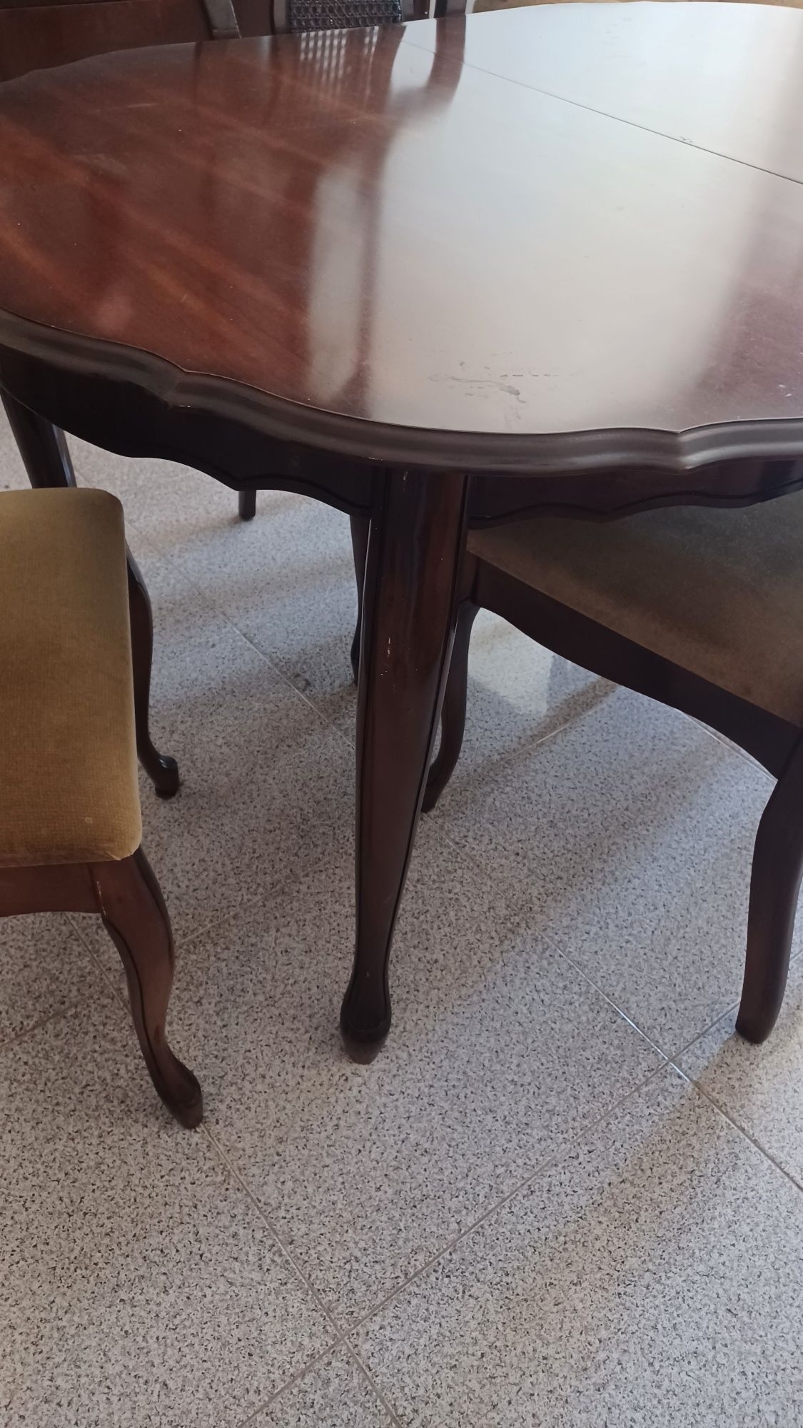 Mesa de sala e 4 cadeira