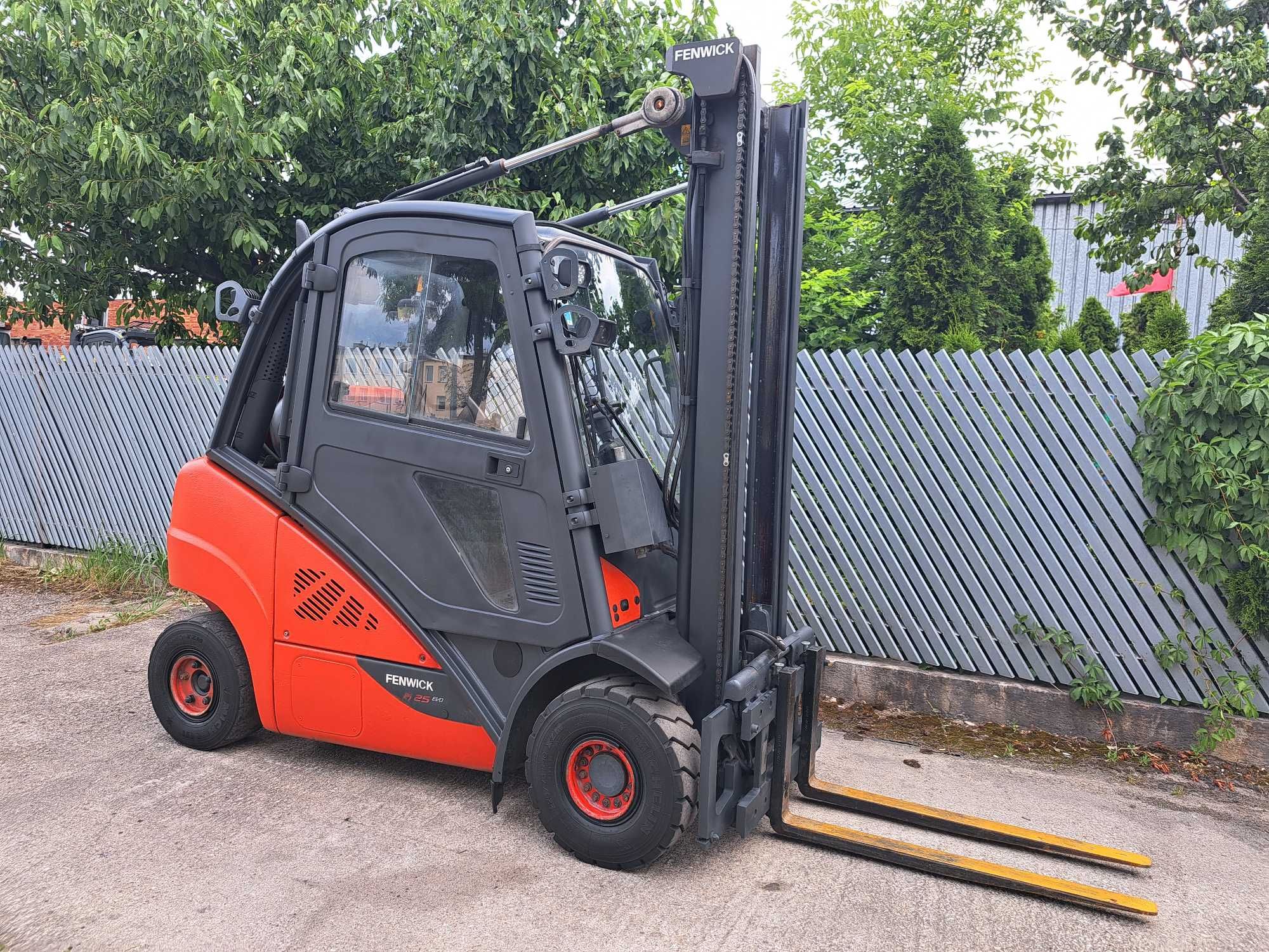 Linde H 25 Wózek widłowy Standard 405cm.  Kabina 2018r.