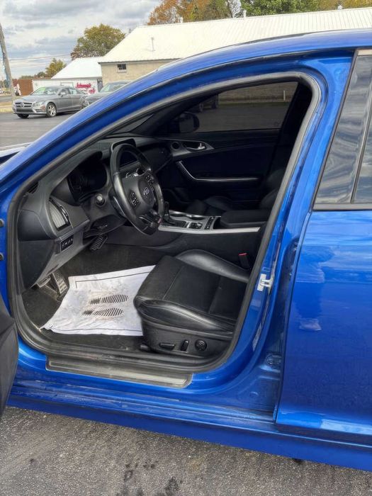 Kia Stinger      2018