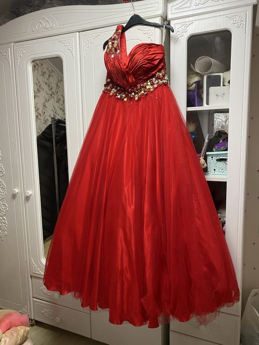 Святкові сукні  s-m