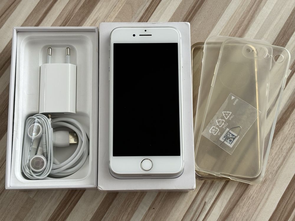 iPhone 8 Silver 64GB Super stan, pełen zestaw.
