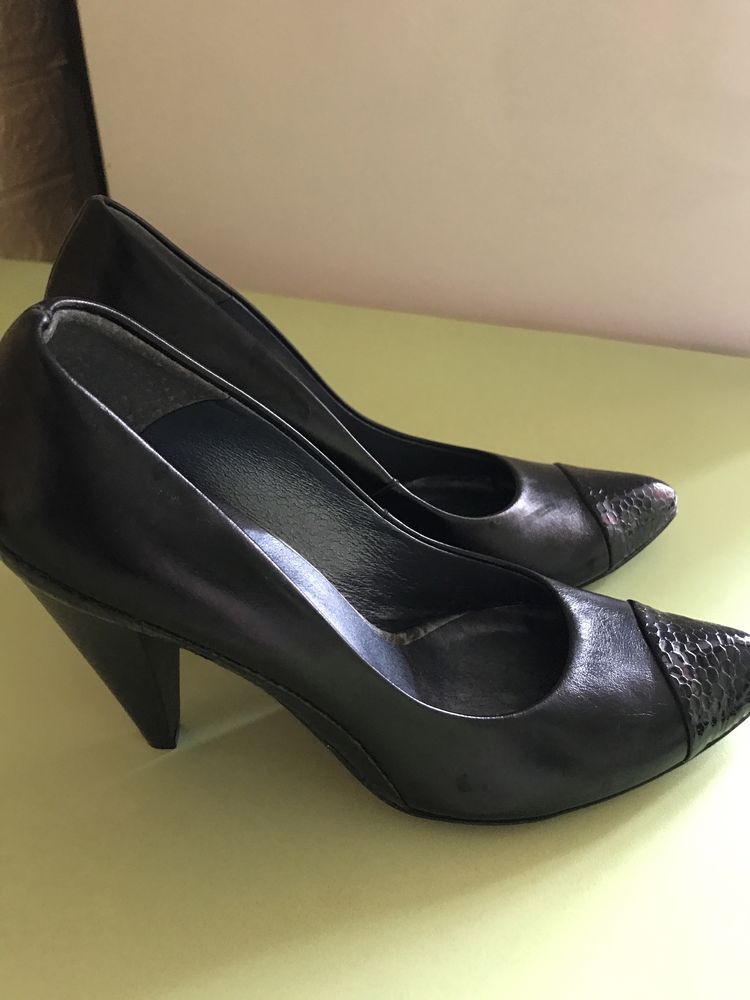 Класичні чорні туфлі 36 розмір