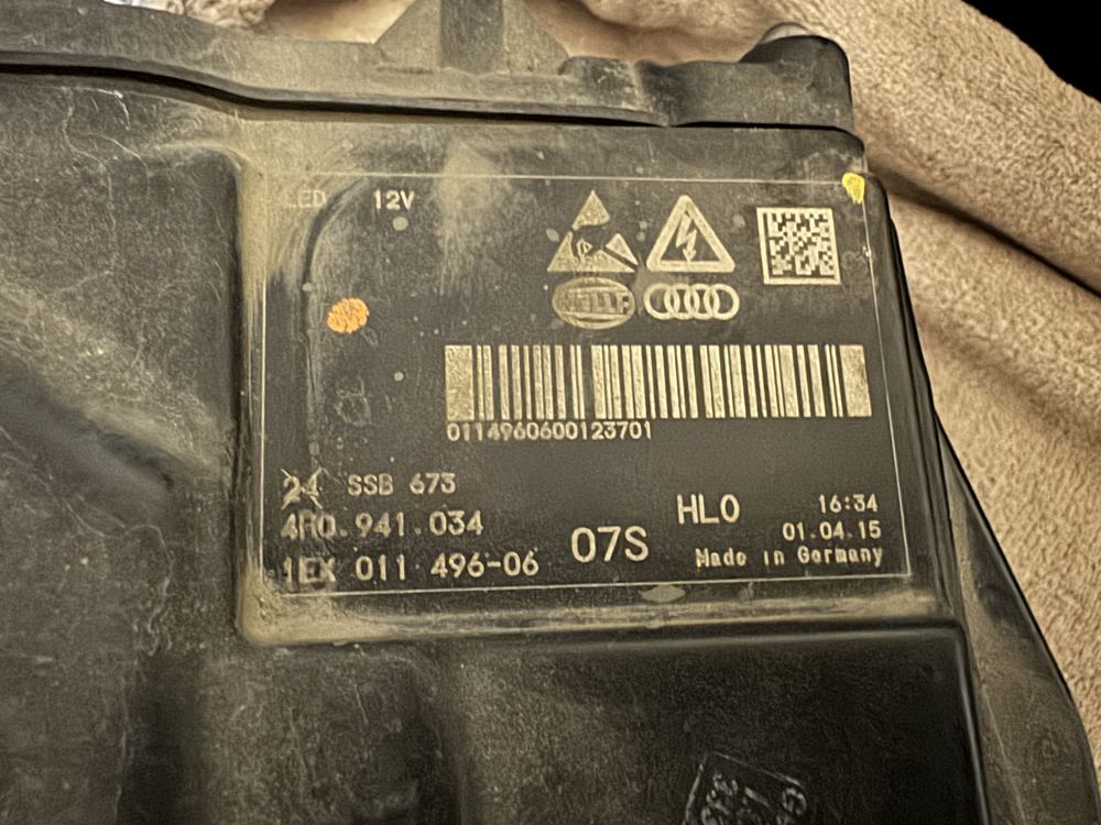 Audi A8 D4 Lift lampy przod matrix full led USA komplet