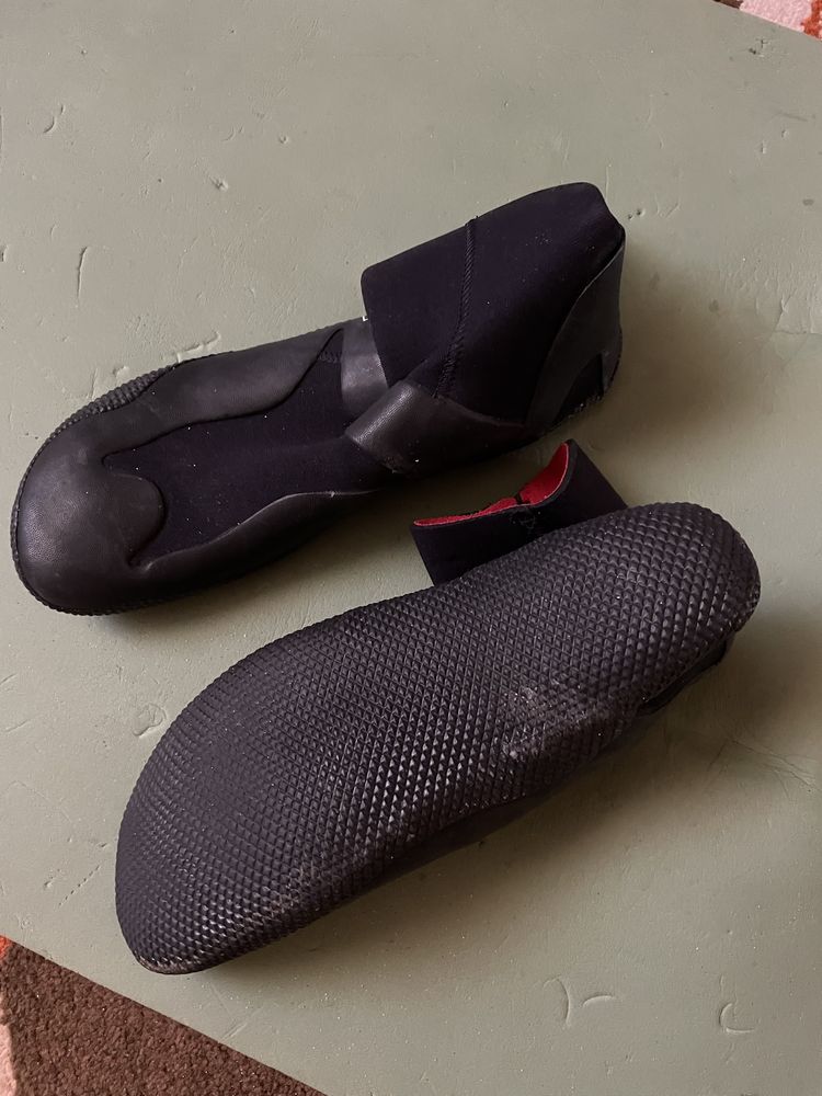 Fatos de Surf e Botins