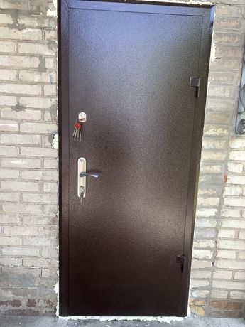 Металлические входные двери Запорожье, установка, доставка