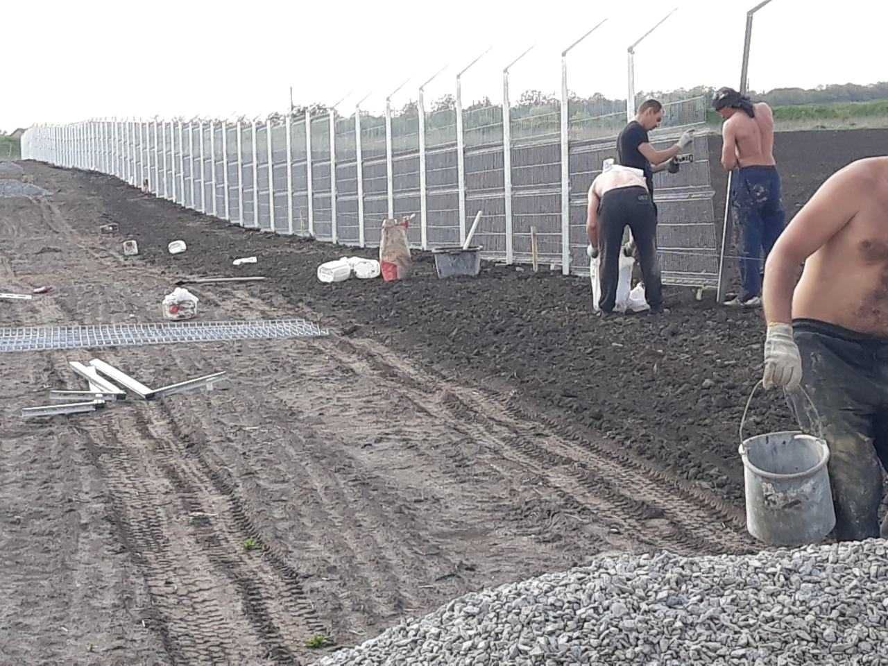 Установка и монтаж забора из 3д евросетки в Днепре под ключ