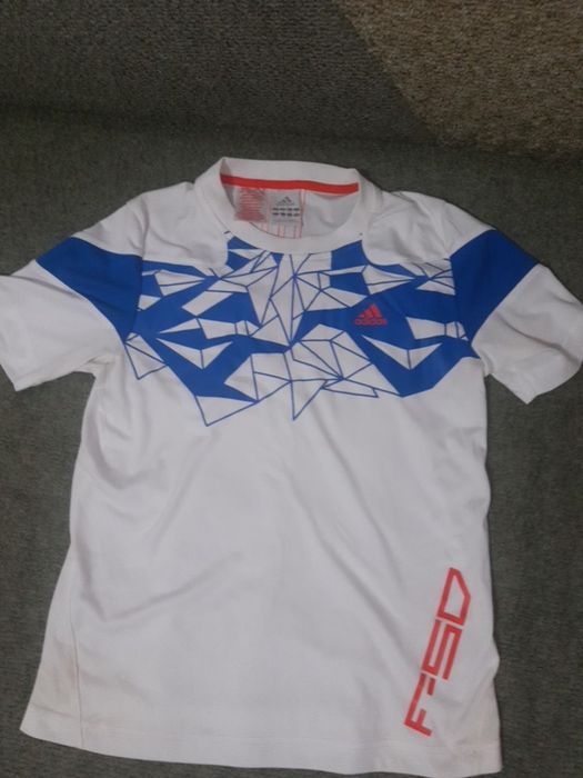 Футболка спортивна