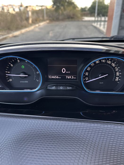 Peugeot 2008 1.2VTI Allure