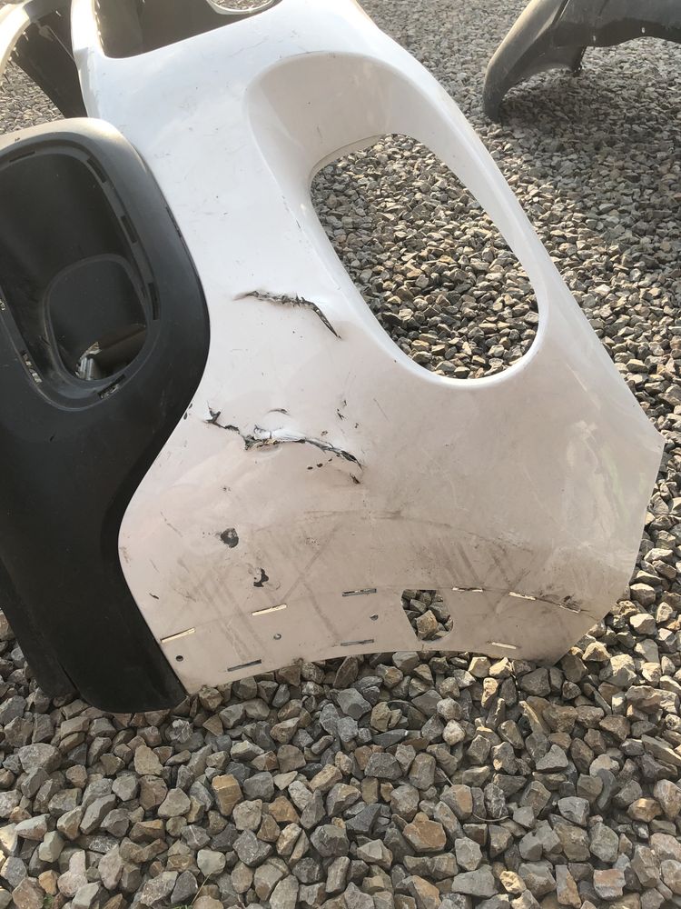 zderzak przód Citroen C3 biały