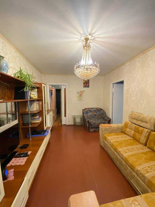 Продаж 2 к квартири вул. Суворова 13, р-н Тітова.