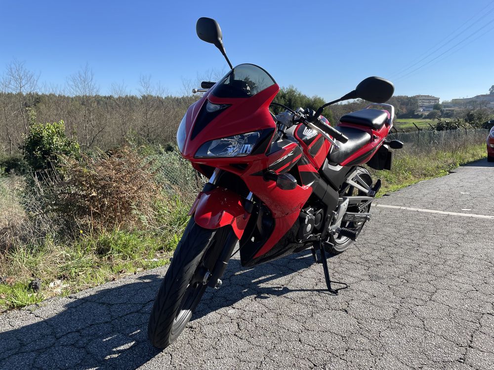 Honda CBR 125R - 5000km reais - Isenta de IUC