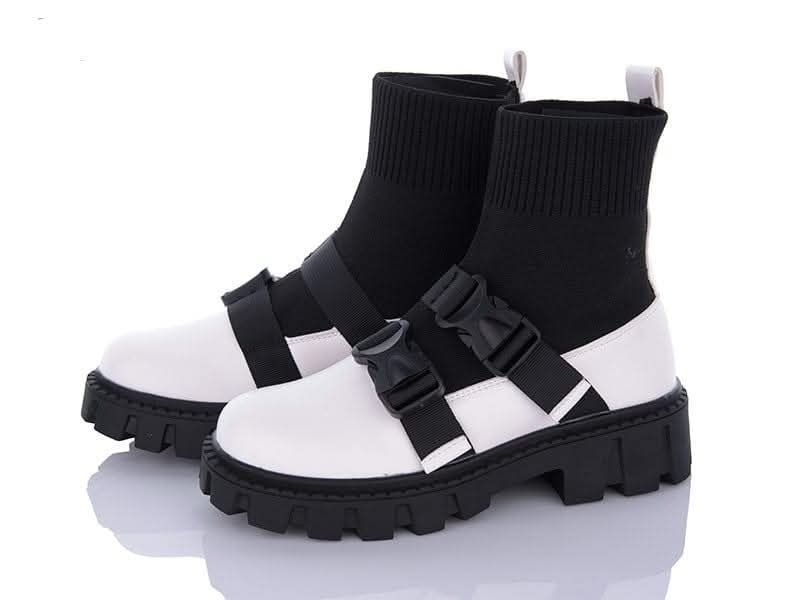 Жіночі осінні черевики.