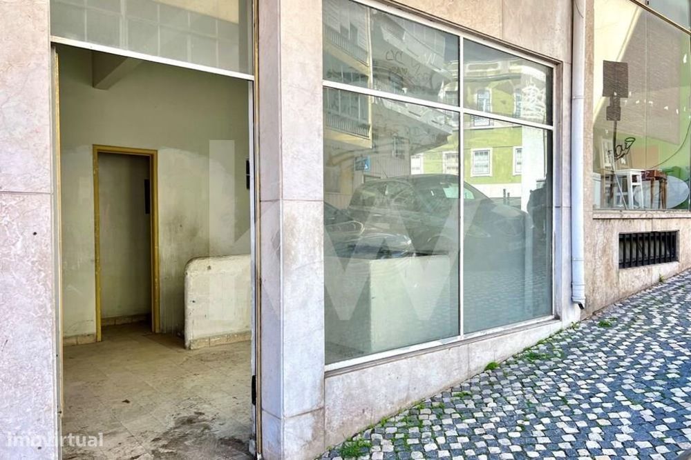 Loja para arrendar na Estrela!