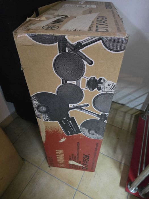 Yamaha Dtx452K e banco Pearl como nova