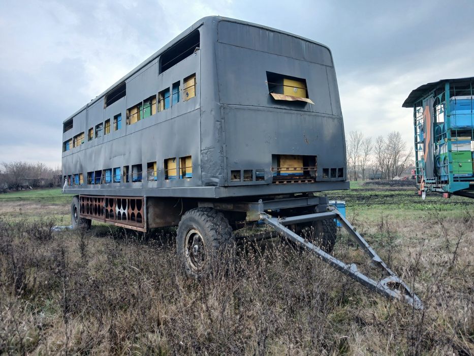 Прицепи для бджіл