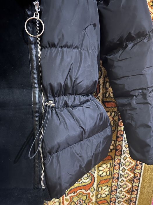 Женская куртка черная