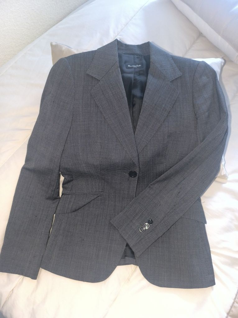 Blazer cinza com risca preta