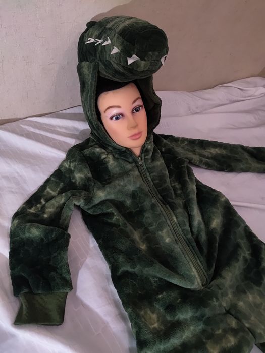 Piękny strój przebranie krokodyl aligator kombinezon roz 128 uniseks