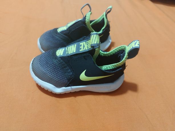 Ténis Nike bebé ótimos nr20