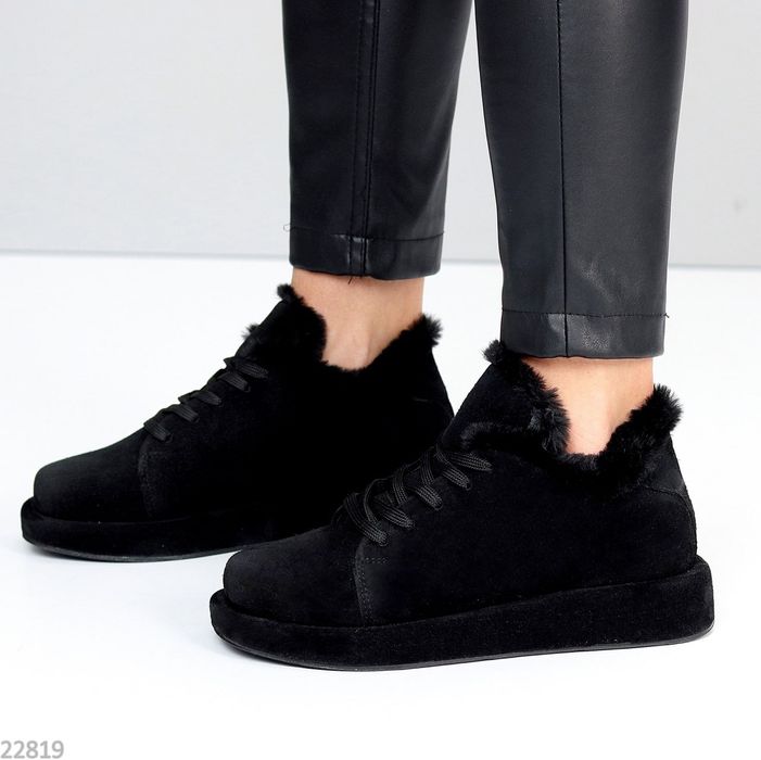 Жіночі шкіряні зимові черевики в кольорах