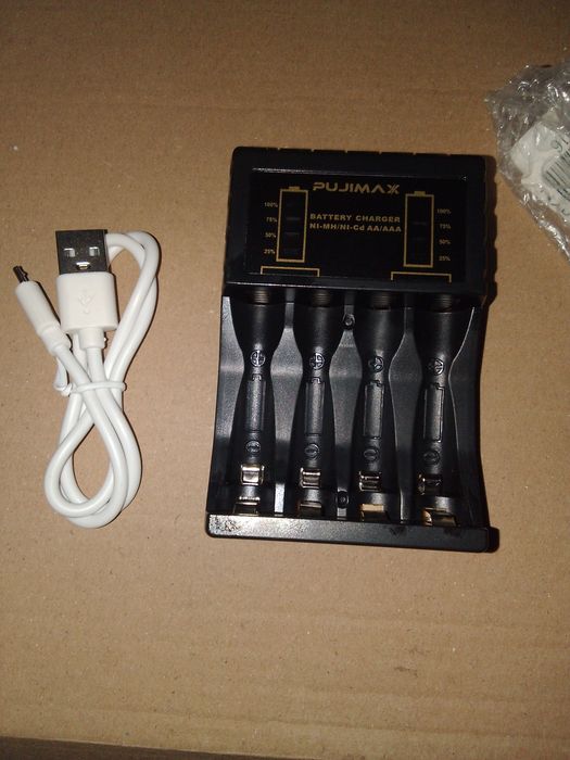 PUJIMAX PG-N4008 зарядка для батареек АА и ААА