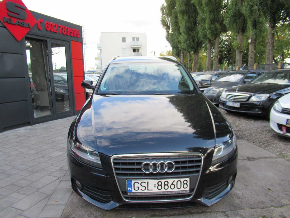 Audi A4 b8 1.8 benzyna czarna 2011r piękna nowy rozrząd serwisowany
