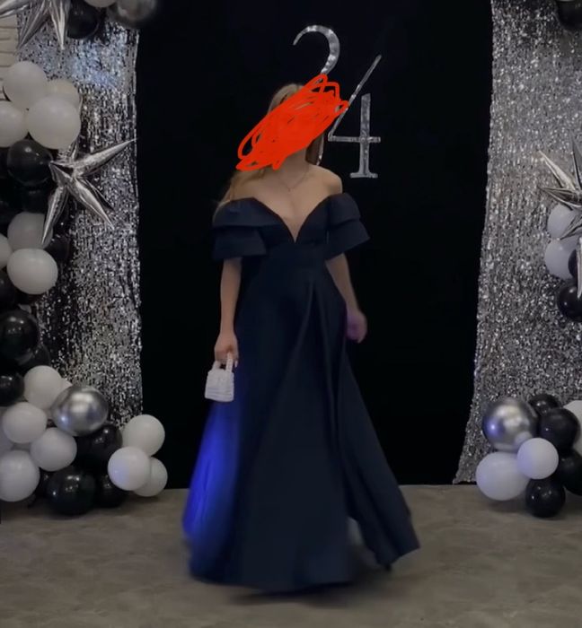 Продам випускну сукню в гарному стані