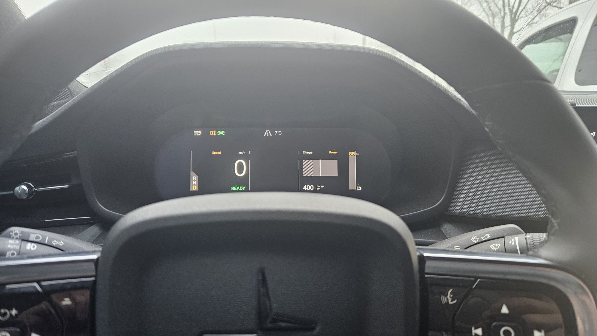 ПРОДАМ  полностью целый Polestar 2
