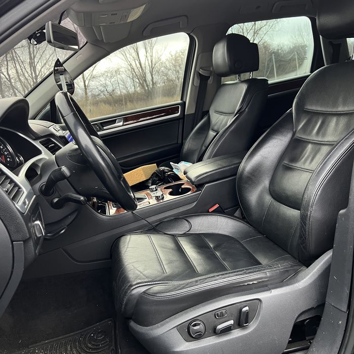 Volkswagen Touareg  2012 Official