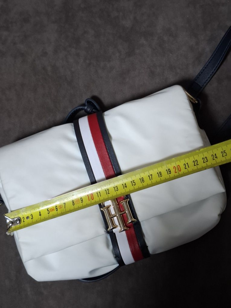 Продам жіночу сумку фірми Tommy Hilfiger