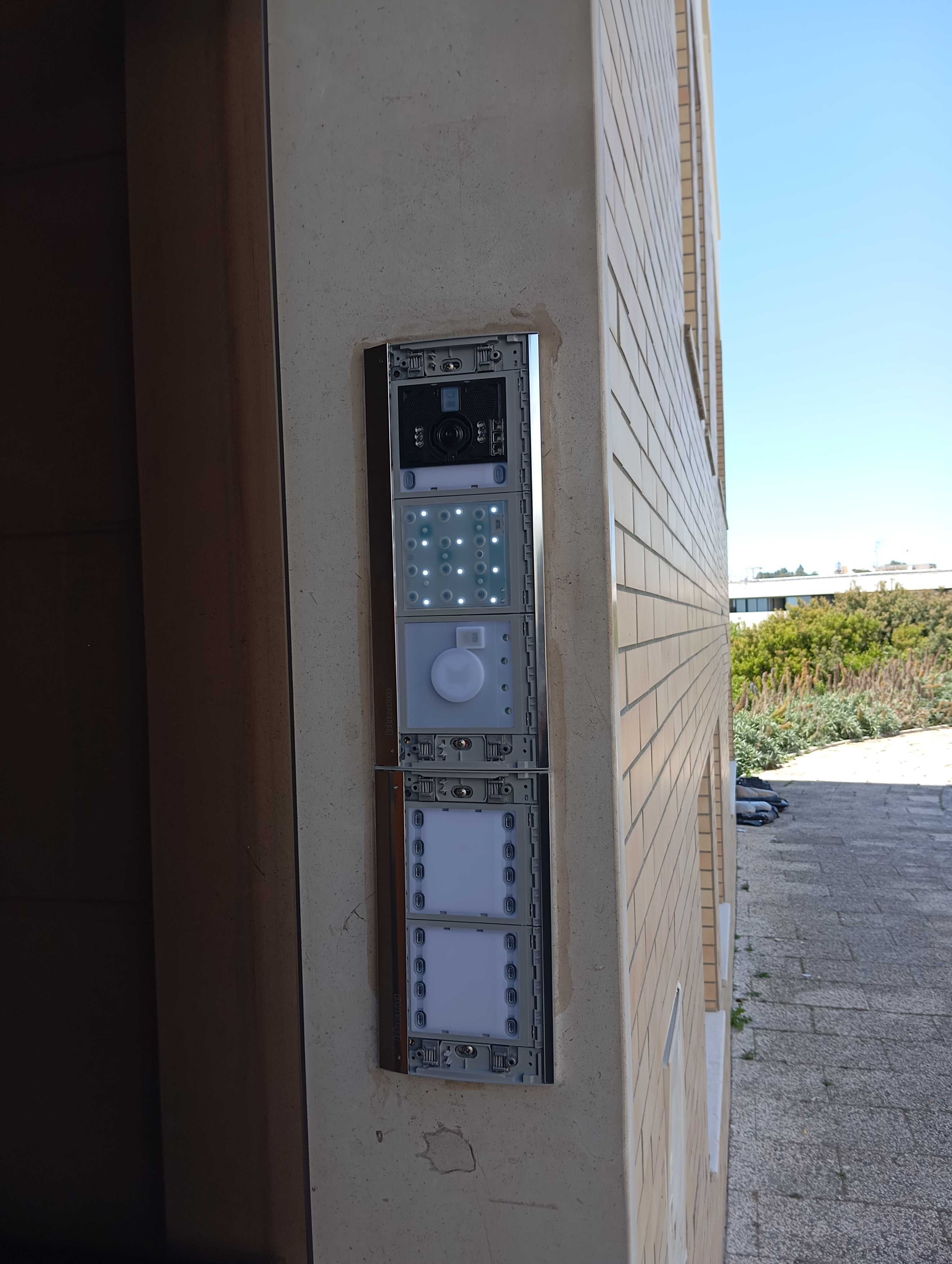 Vídeo Porteiro WIFI Comelite Bticino E Fermax(Prédio e moradia) Loures