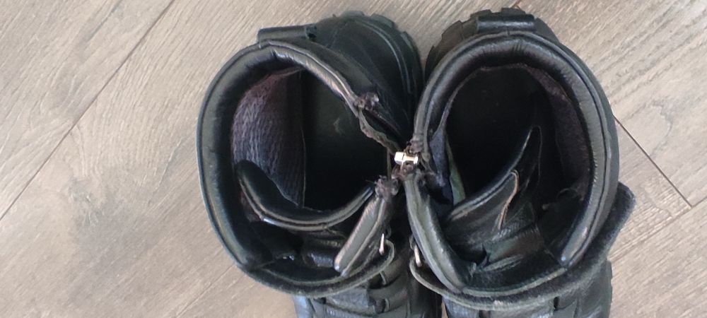 Продам шкіряні стильні ботінки