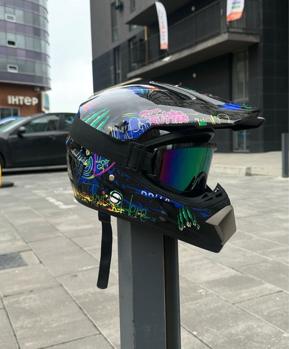 Мотошолом кросовий, хард, ендуро з окулярами в подарунок!!