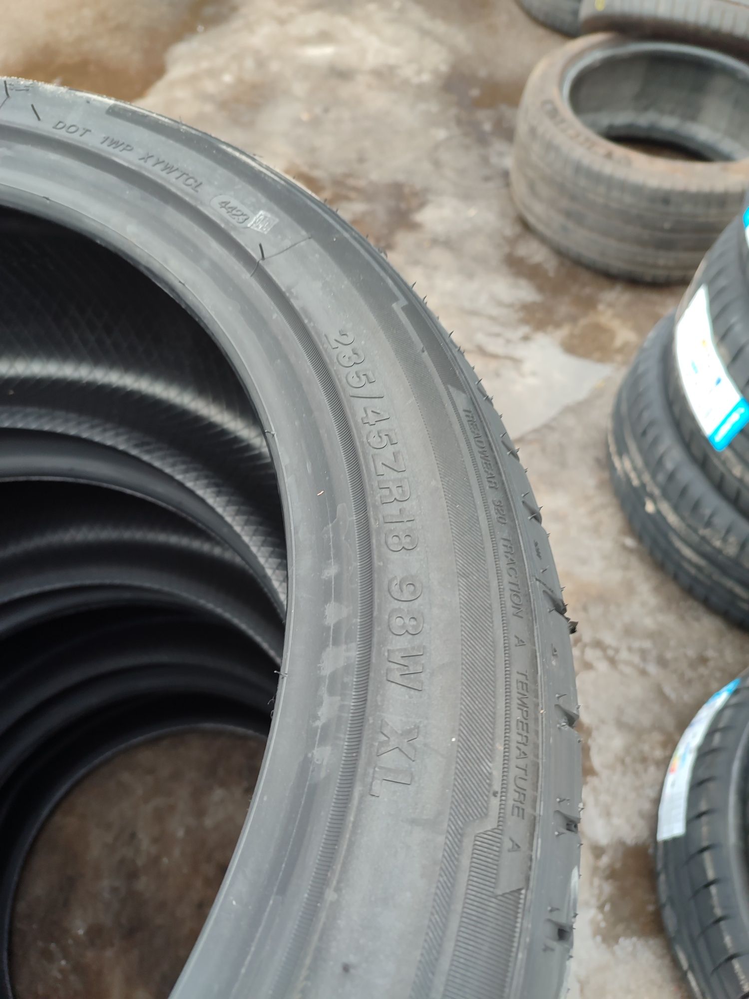 Шини літо Sunny NA305 235/45 R18 98W XL