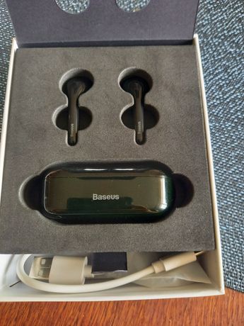 Słuchawki bezprzewodowe firmy Baseus.