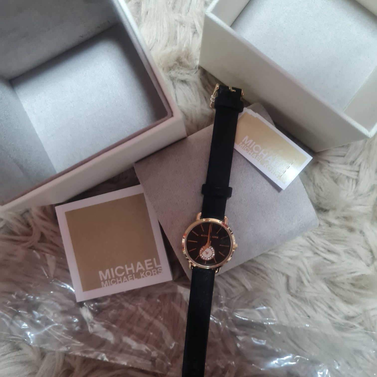 Michael Kors zegarek watch Portia black gold czary złoty z cyrkoniami