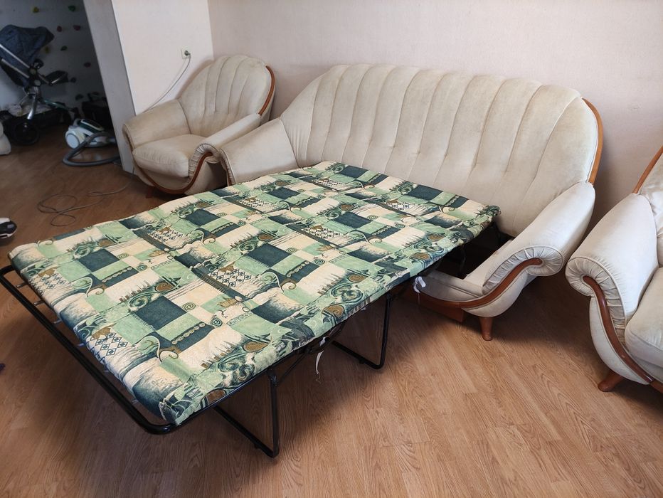 Диван і крісла у вітальню