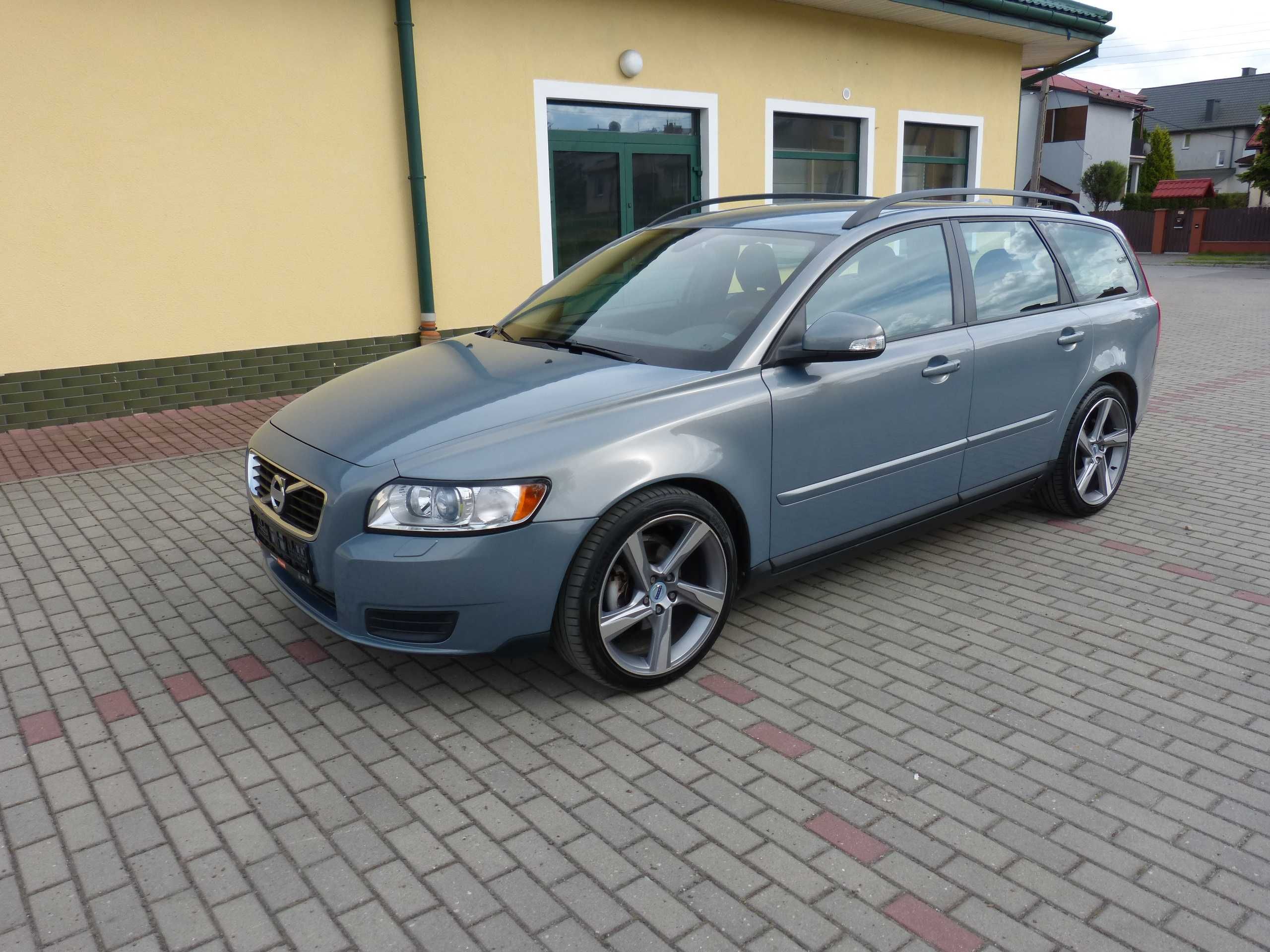 VOLVO V50 1.6 ehdi*115 Ps*Lift*Alu 18"*Klima*Navi*Xenon.Serwis..