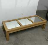 Mesa retangular com 3 espelhos