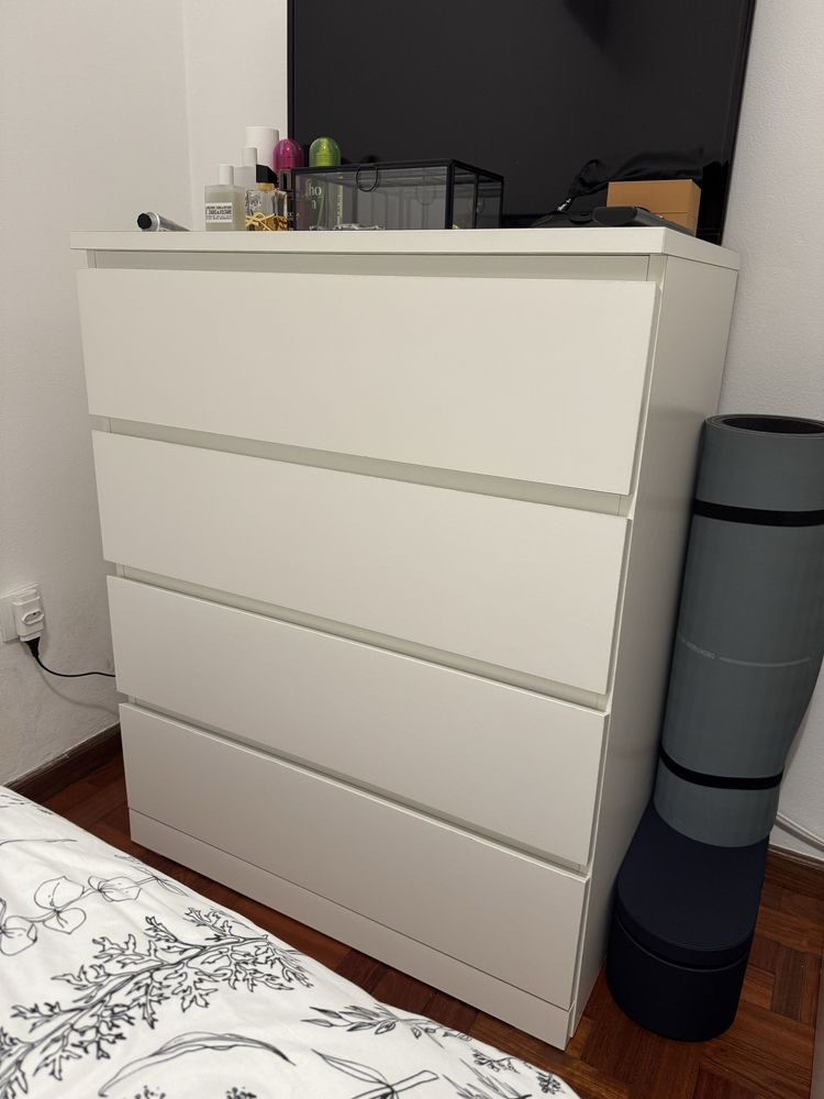 Cómoda Malm 4 gavetas Ikea