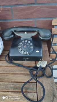 bardzo stary zabytkowy telefon