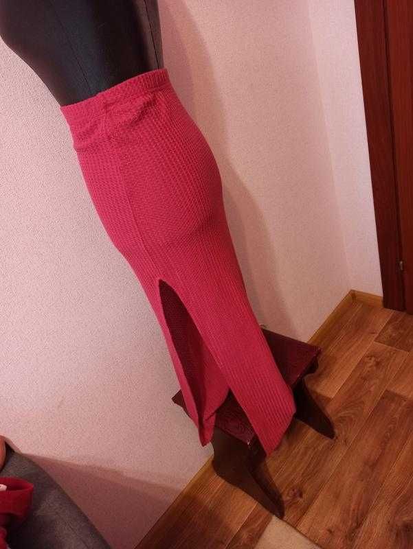 Стильна довга жіноча спідниця юбка з прорізом