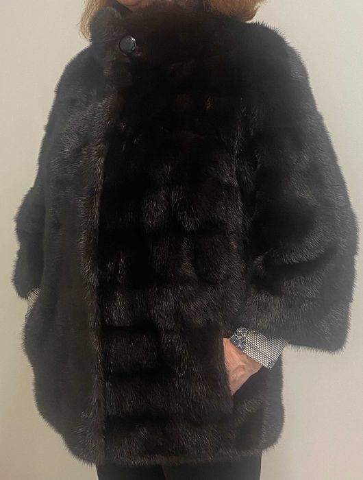 Норкова шубка - кожушок шоколадного кольору